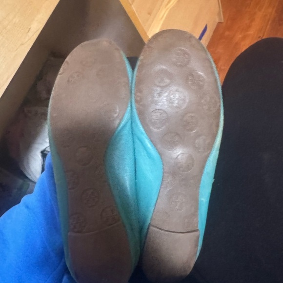 Tory Burch Blue and Gold Slippers with Signature Medallion - Picture 3 of 3